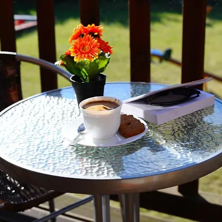 Bialy Labedz * Jarosławiec