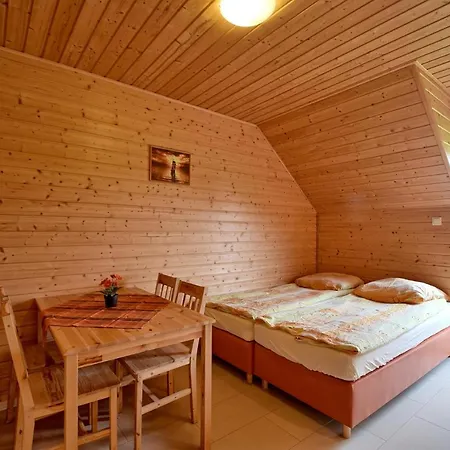 Bialy Labedz 公寓 *